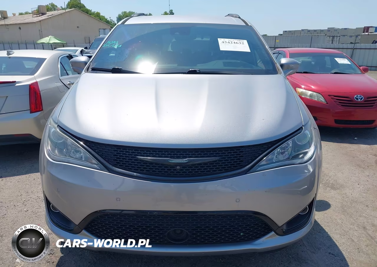2018 Chrysler Pacifica Touring L Plus VIN:2C4RC1EG6JR330503 - 12
