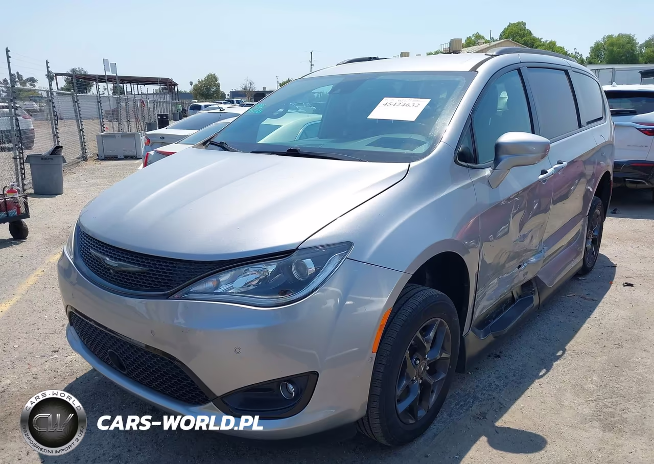 2018 Chrysler Pacifica Touring L Plus VIN:2C4RC1EG6JR330503 - 2