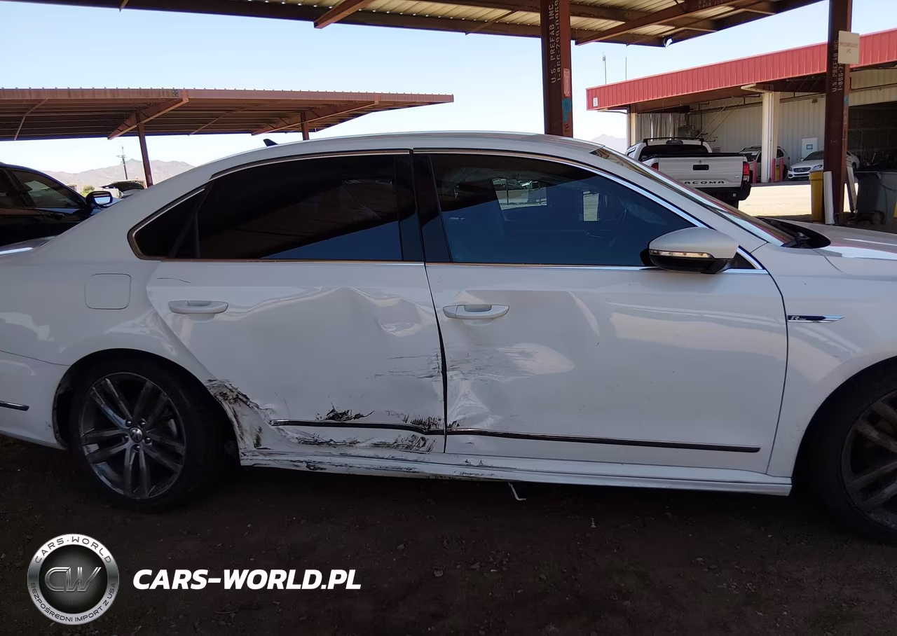 2017 Volkswagen Passat 1.8T R-Line VIN:1VWDT7A39HC068203 - 13