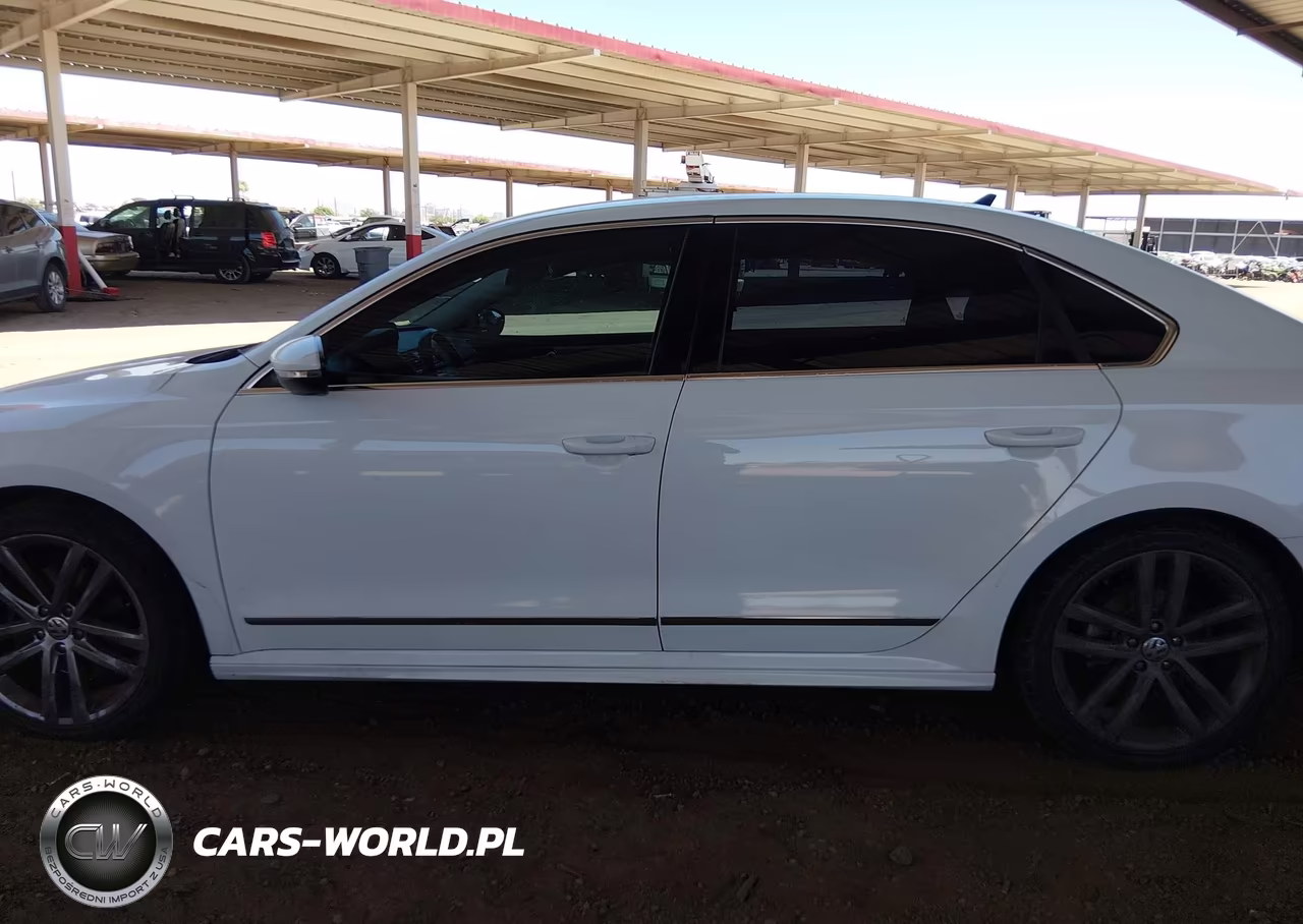 2017 Volkswagen Passat 1.8T R-Line VIN:1VWDT7A39HC068203 - 14