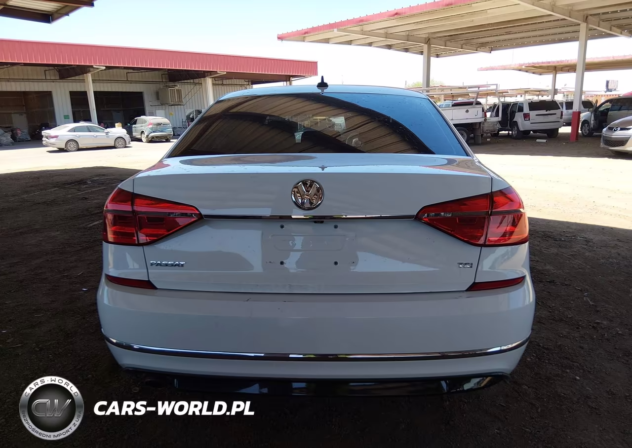 2017 Volkswagen Passat 1.8T R-Line VIN:1VWDT7A39HC068203 - 16