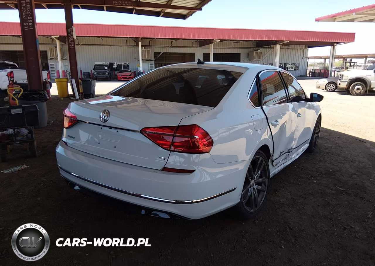 2017 Volkswagen Passat 1.8T R-Line VIN:1VWDT7A39HC068203 - 4