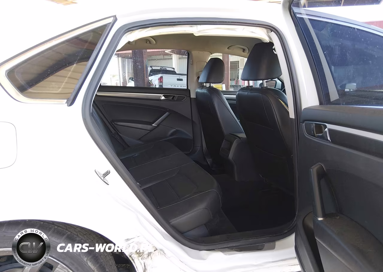 2017 Volkswagen Passat 1.8T R-Line VIN:1VWDT7A39HC068203 - 8
