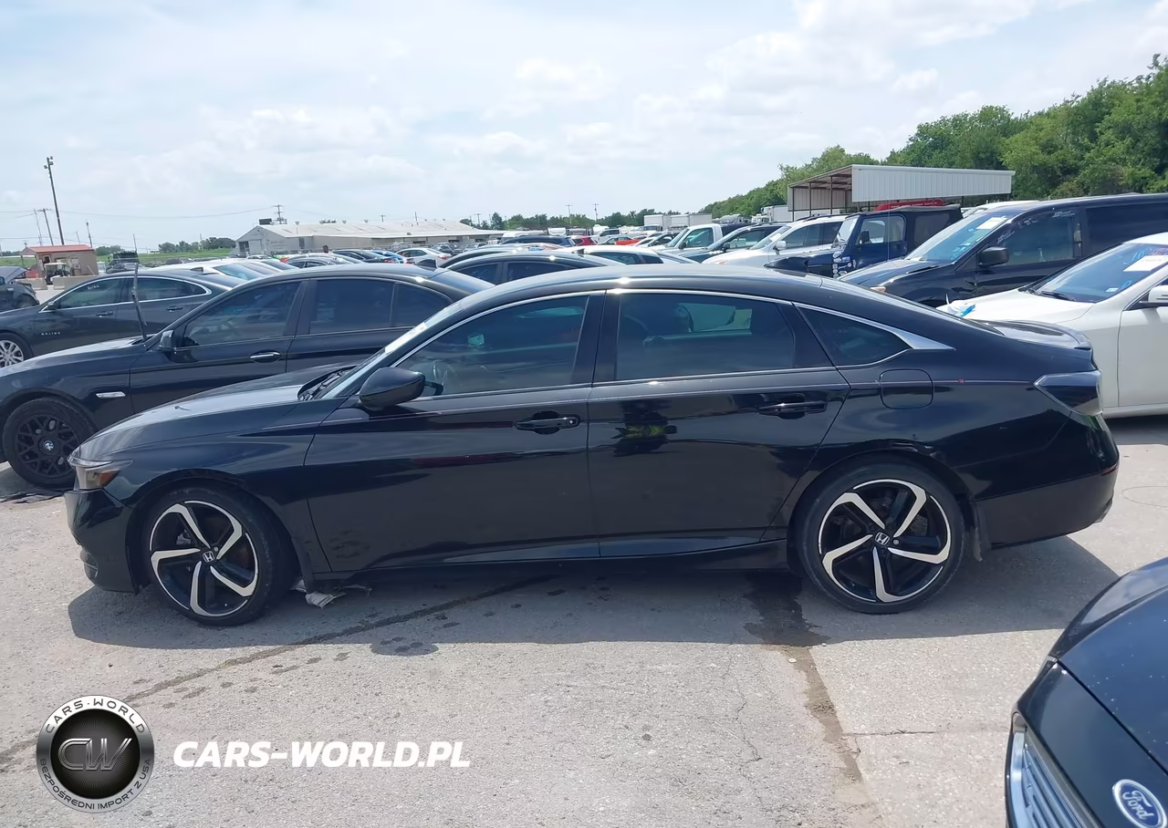 2018 Honda Accord Sport VIN:1HGCV1F34JA188850 - 13
