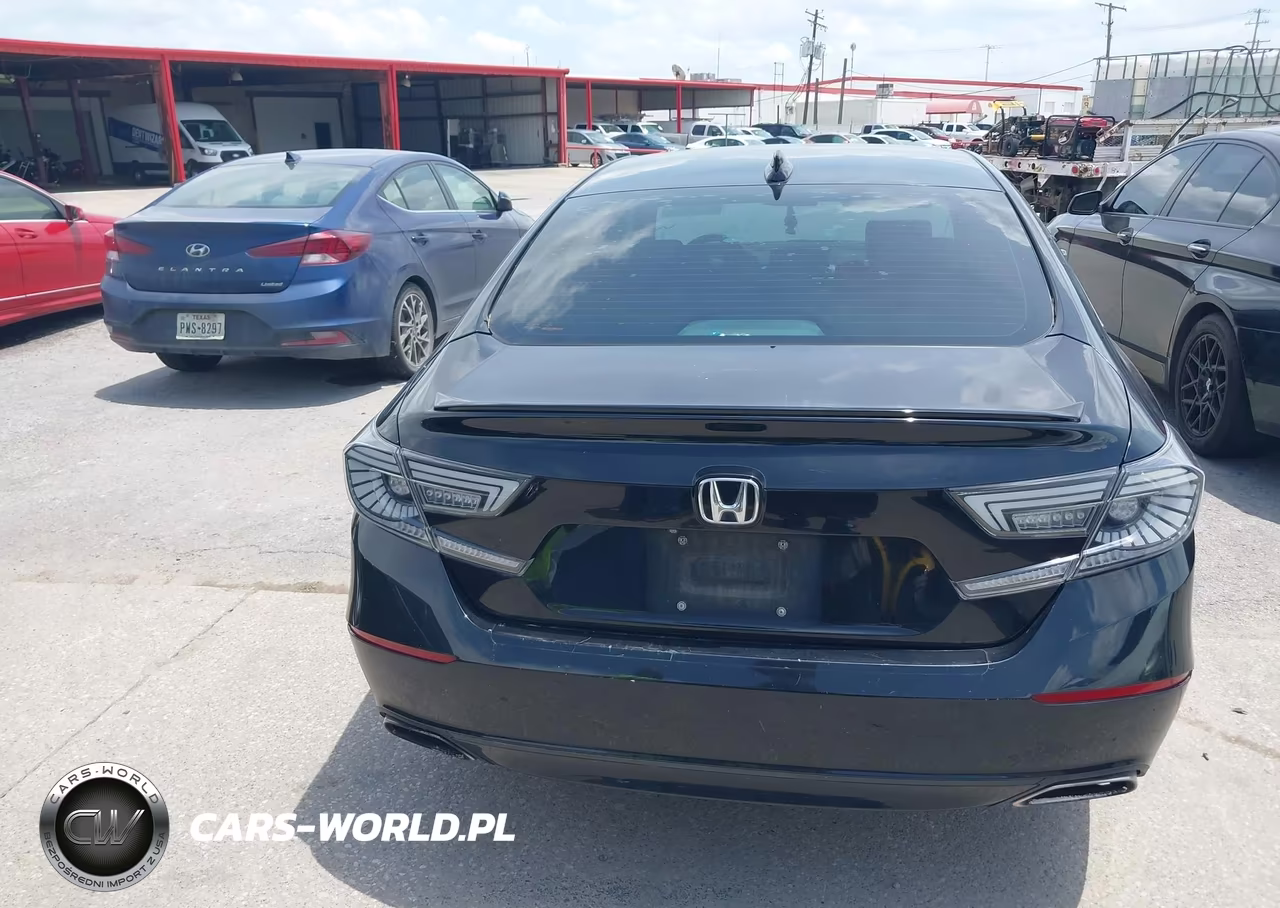 2018 Honda Accord Sport VIN:1HGCV1F34JA188850 - 15
