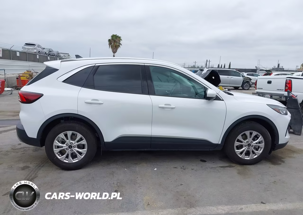 2023 Ford Escape Active VIN:1FMCU0GNXPUA37381 - 13