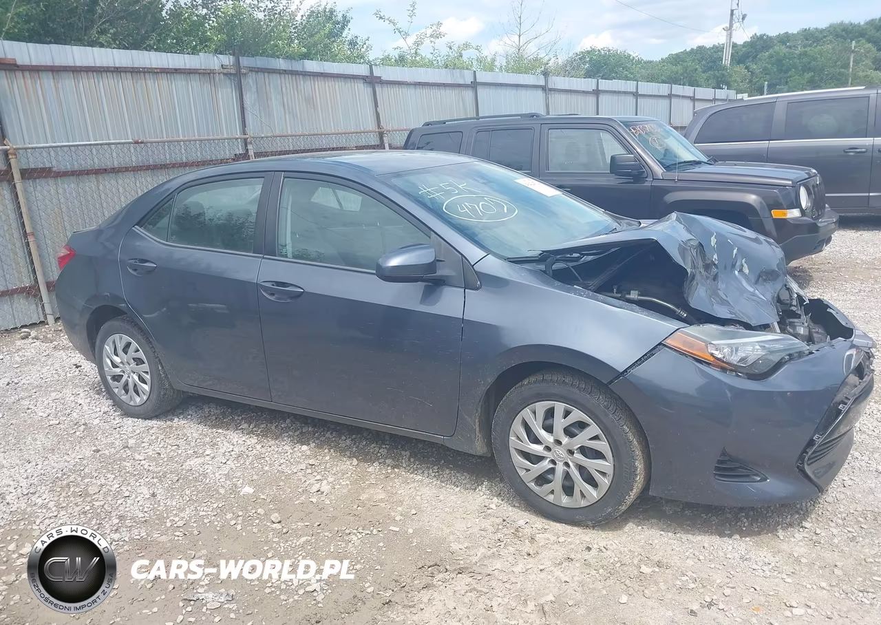 2017 Toyota Corolla Le VIN:5YFBURHE5HP614707 - 13