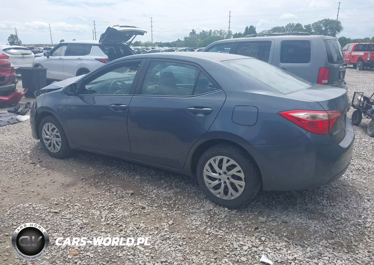 2017 Toyota Corolla Le VIN:5YFBURHE5HP614707 - 14