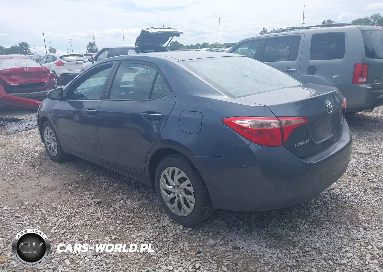 2017 Toyota Corolla Le VIN:5YFBURHE5HP614707 - 3