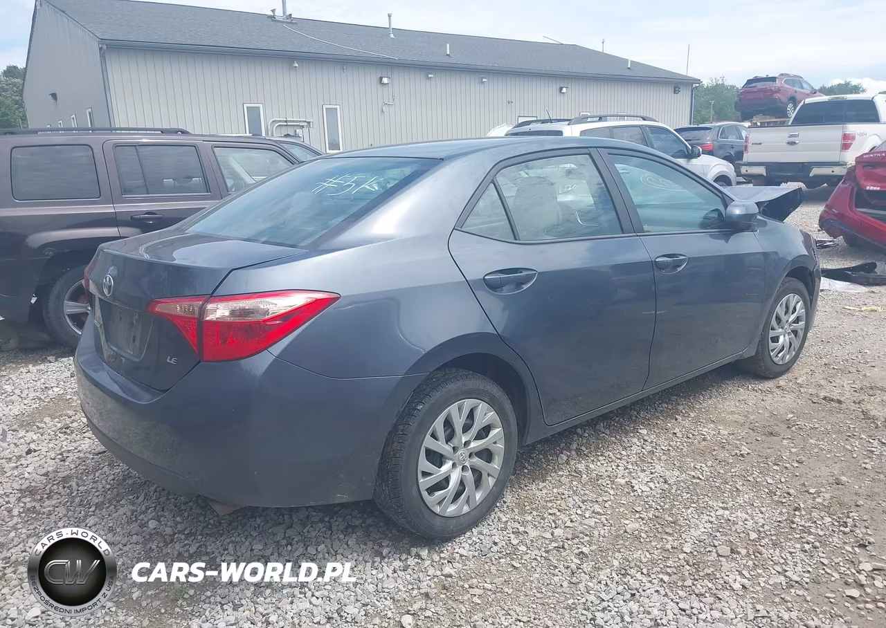2017 Toyota Corolla Le VIN:5YFBURHE5HP614707 - 4