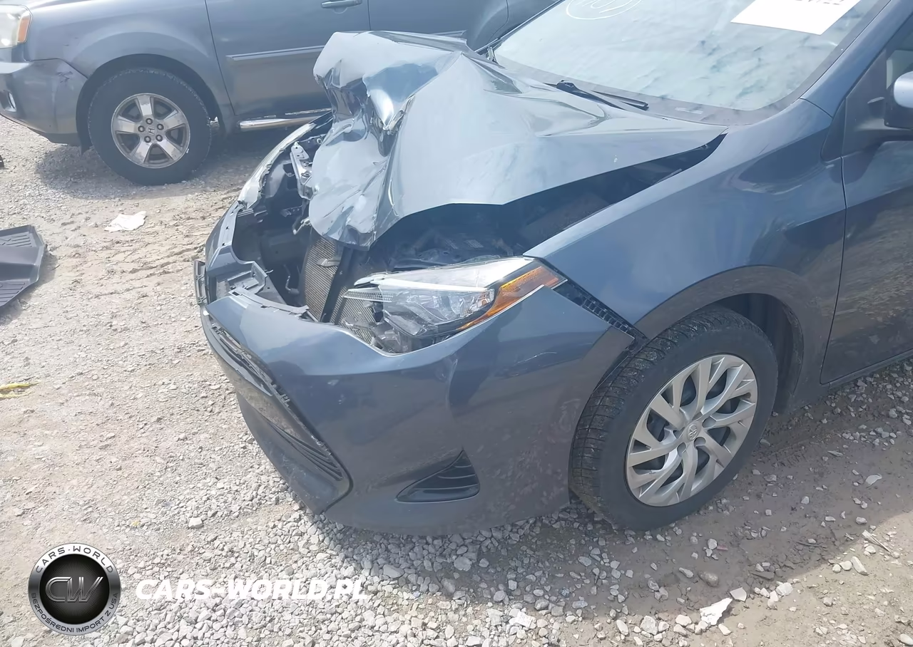 2017 Toyota Corolla Le VIN:5YFBURHE5HP614707 - 6