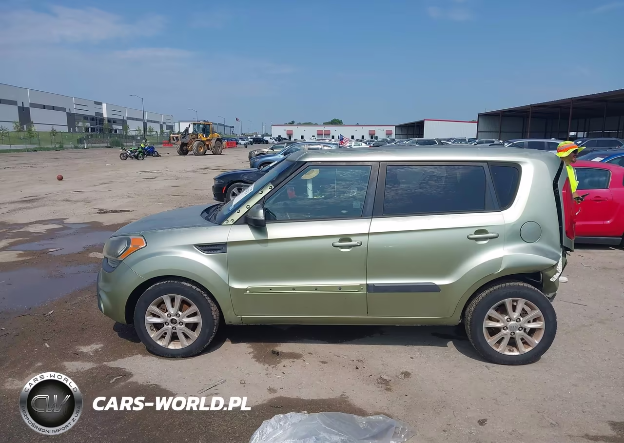 2012 Kia Soul + VIN:KNDJT2A6XC7454455 - 13