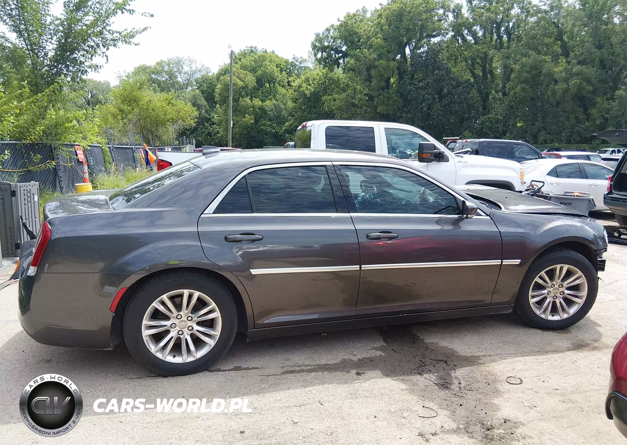 2021 Chrysler 300 Touring L VIN:2C3CCAAG7MH515900 - 14