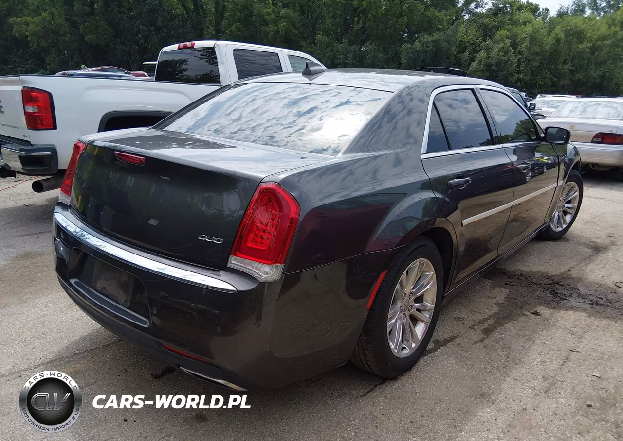 2021 Chrysler 300 Touring L VIN:2C3CCAAG7MH515900 - 4