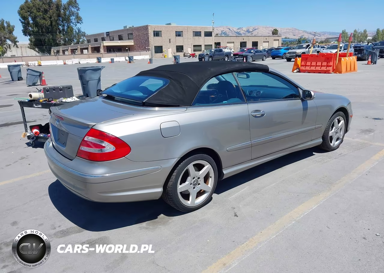 2005 Mercedes-Benz Clk 500 VIN:WDBTK75J65F137142 - 4