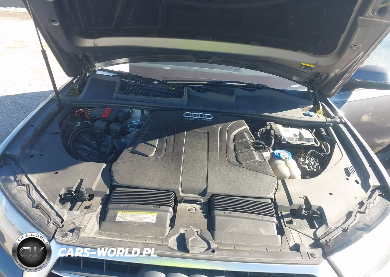 2017 Audi Q7 3.0T Premium VIN:WA1LAAF73HD026238 - 10