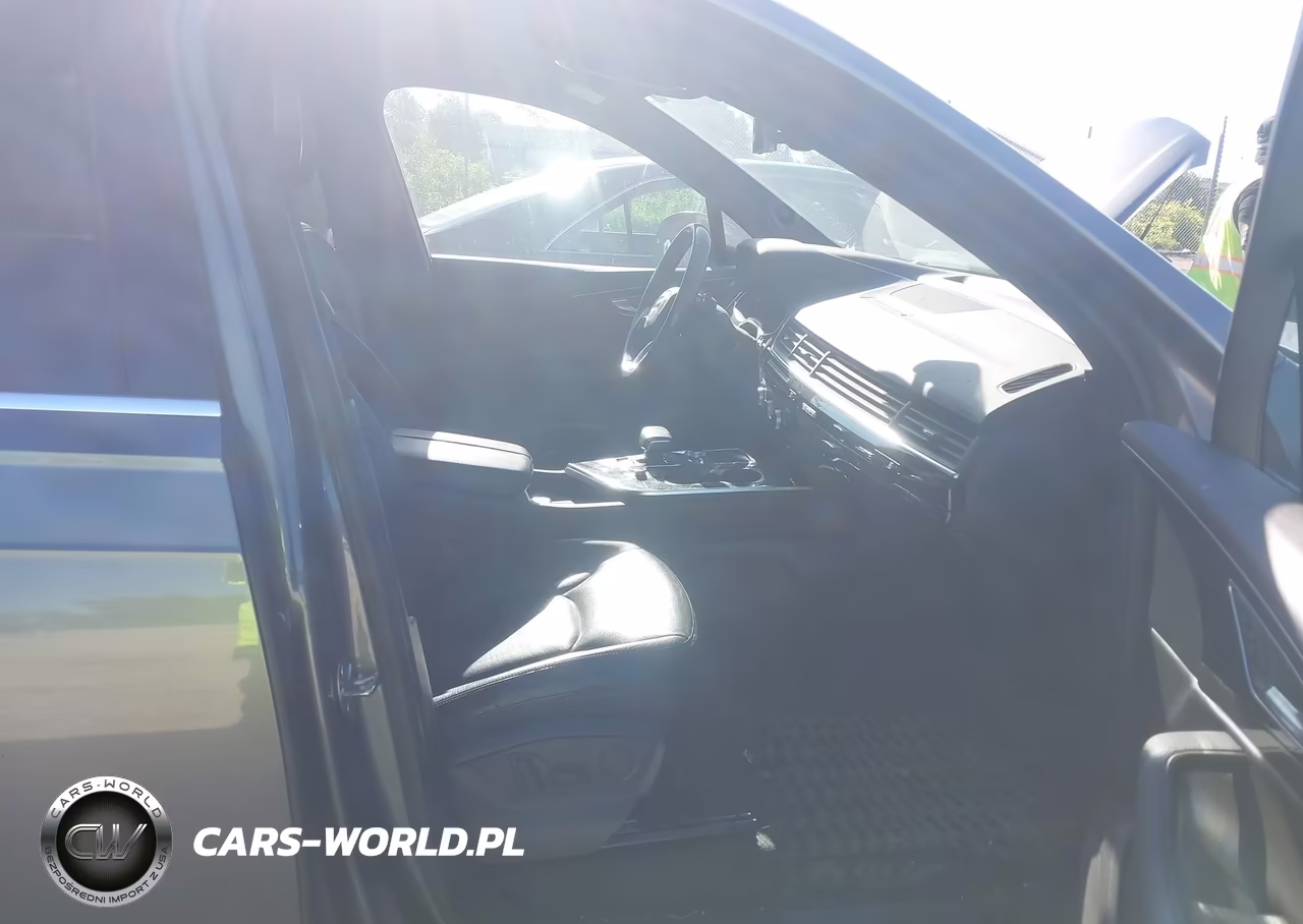 2017 Audi Q7 3.0T Premium VIN:WA1LAAF73HD026238 - 5