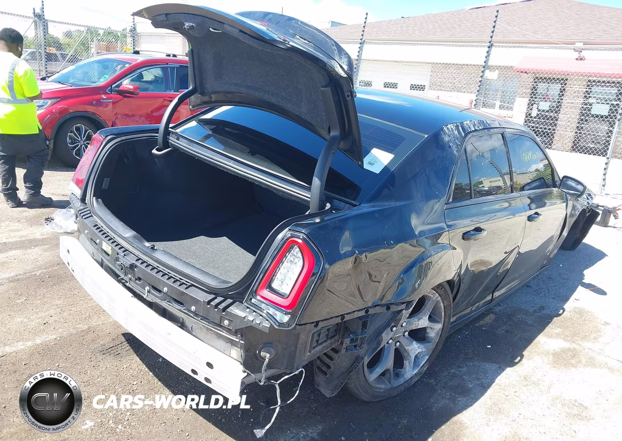 2021 Chrysler 300 300S VIN:2C3CCABGXMH554415 - 4
