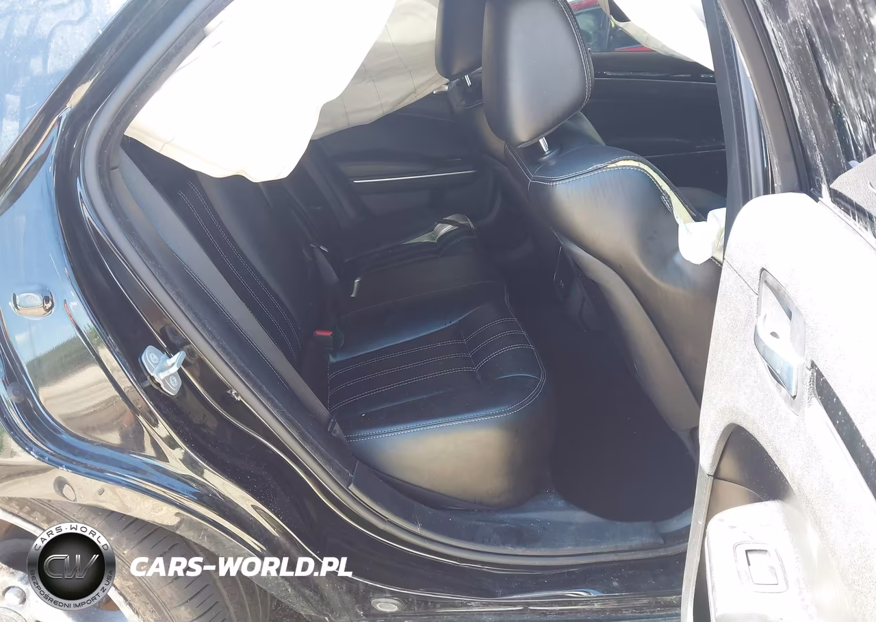 2021 Chrysler 300 300S VIN:2C3CCABGXMH554415 - 8
