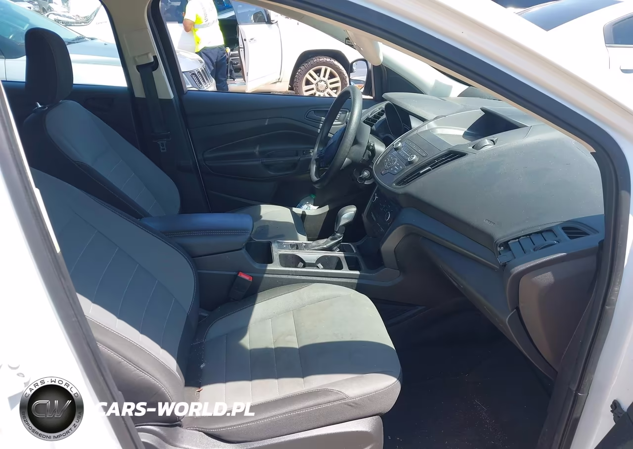 2019 Ford Escape S VIN:1FMCU0F73KUA22670 - 5