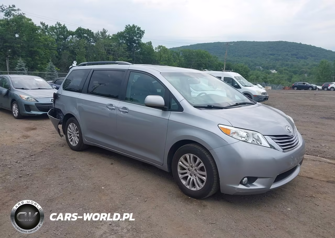2016 Toyota Sienna Xle 8 Passenger