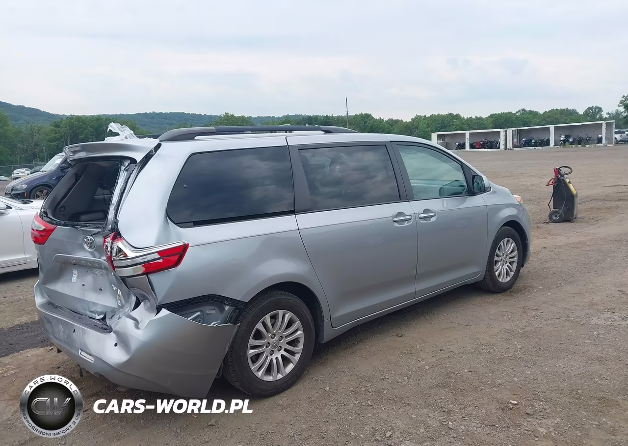2016 Toyota Sienna Xle 8 Passenger VIN:5TDYK3DC3GS746744 - 4