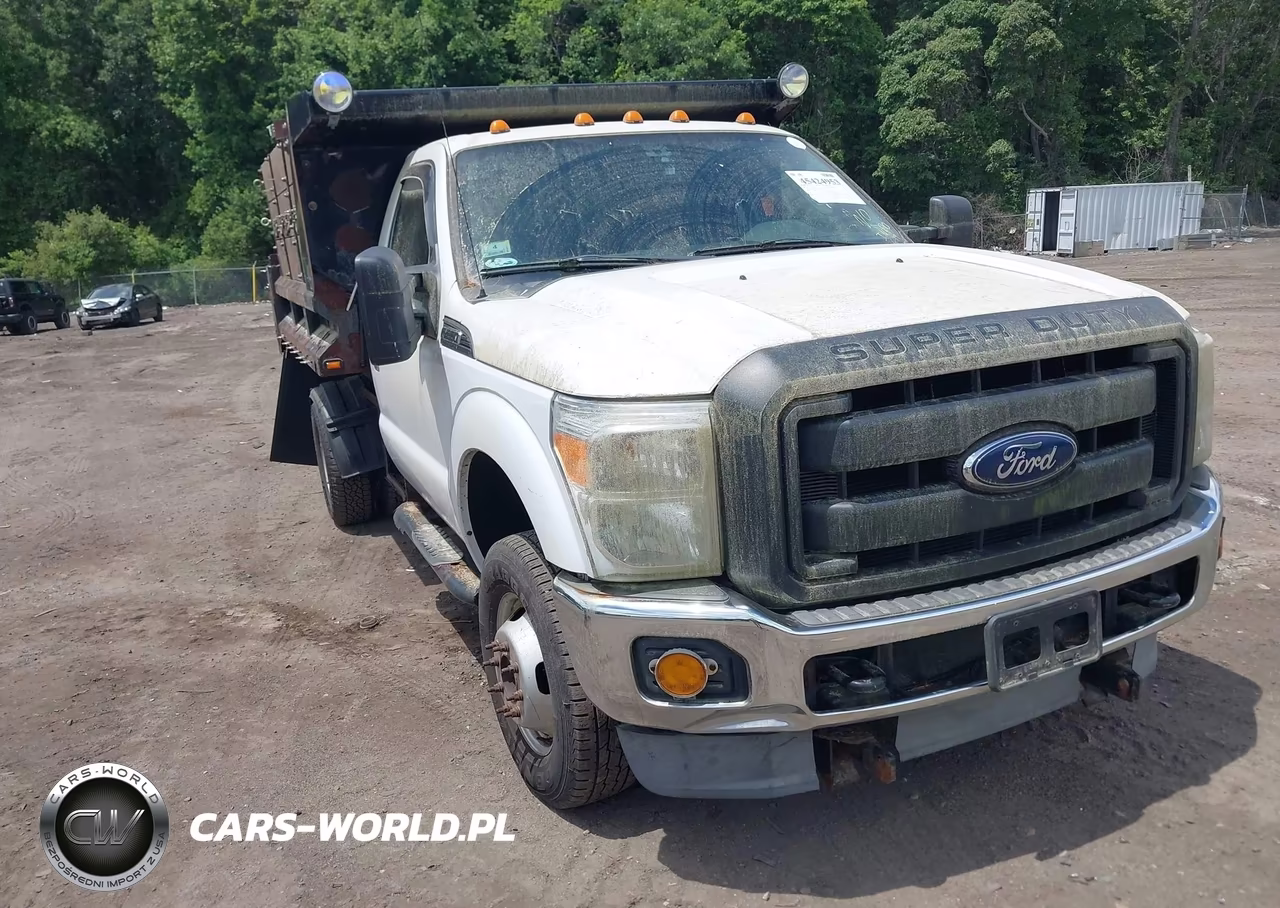 2013 Ford F-350 Chassis Xl