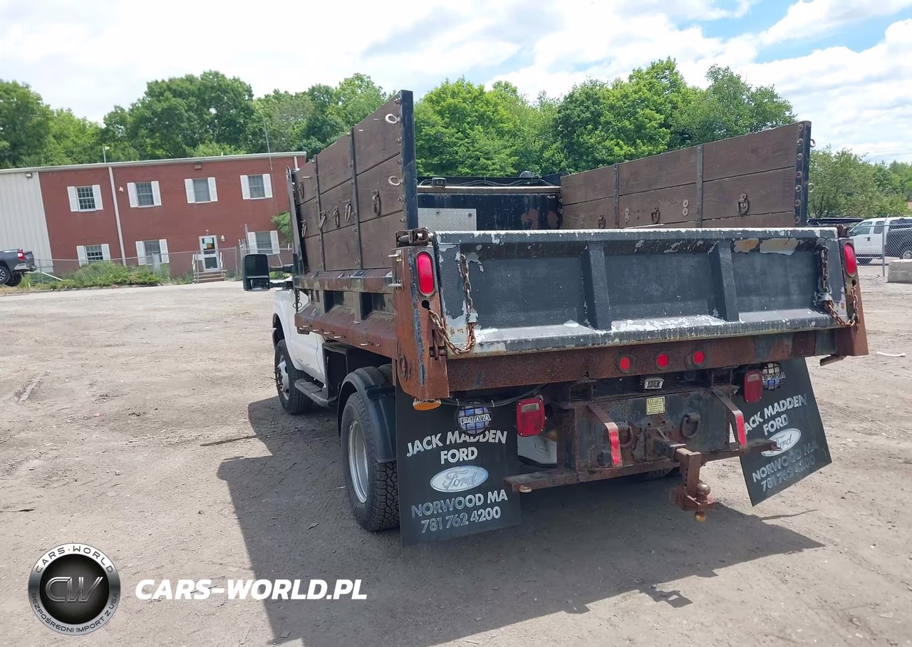 2013 Ford F-350 Chassis Xl VIN:1FDRF3H61DEA52158 - 3