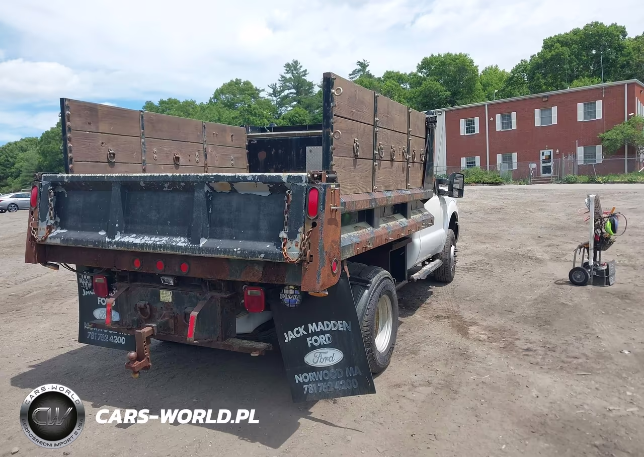 2013 Ford F-350 Chassis Xl VIN:1FDRF3H61DEA52158 - 4