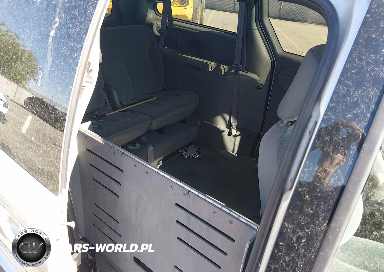 2004 Dodge Grand Caravan Sxt VIN:2D4GP44L04R615751 - 8