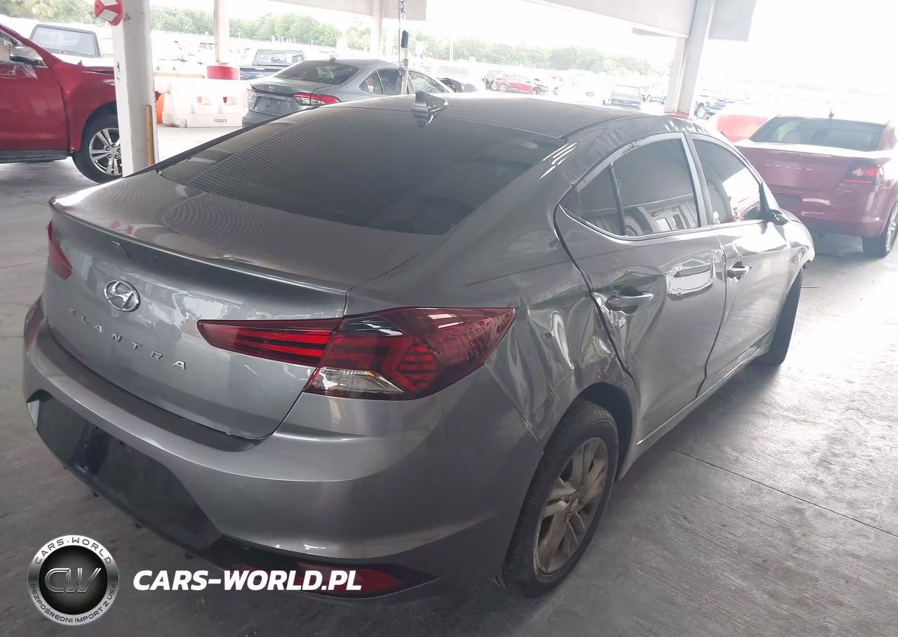 2019 Hyundai Elantra Value Edition VIN:5NPD84LF2KH416607 - 4