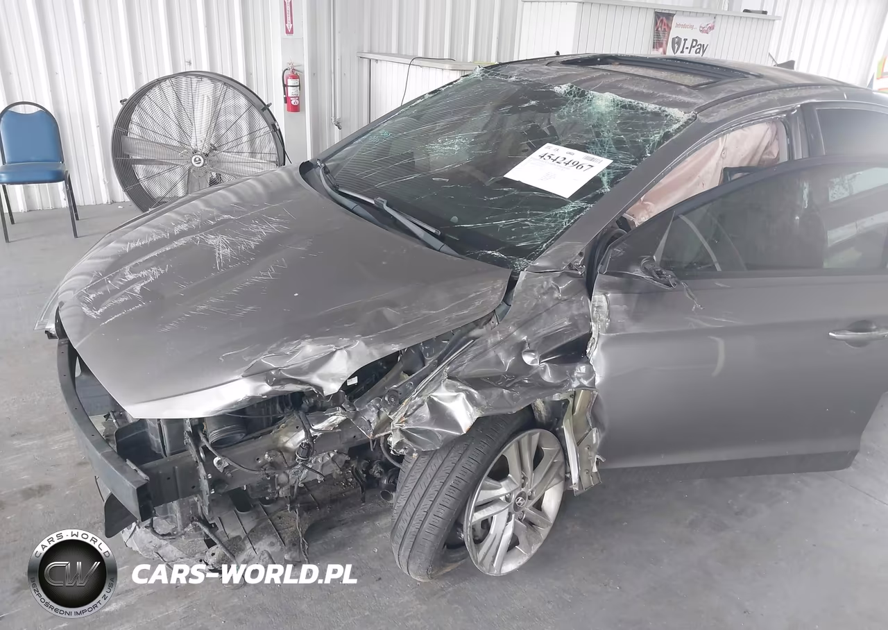 2019 Hyundai Elantra Value Edition VIN:5NPD84LF2KH416607 - 6