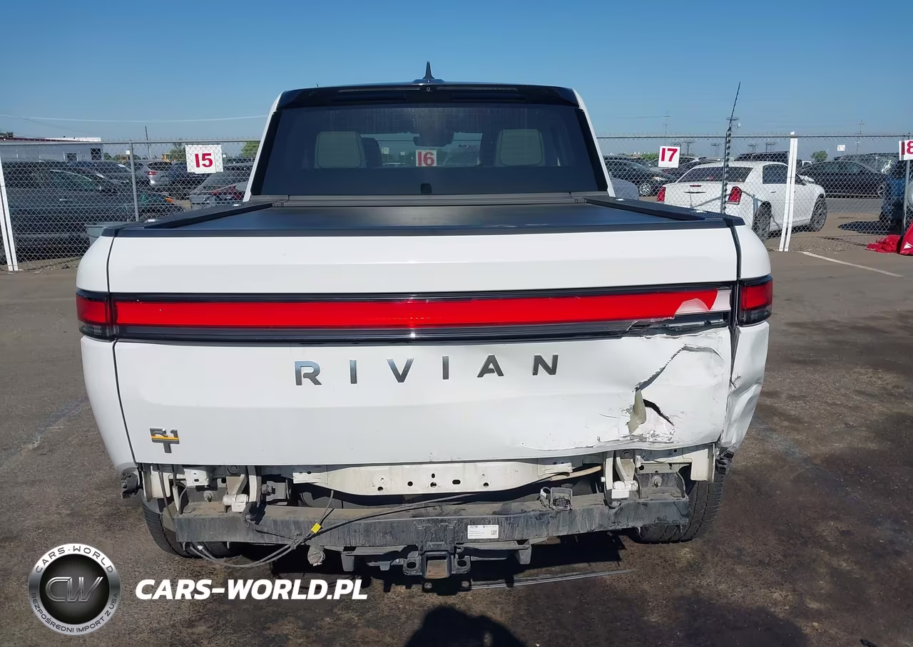 2022 Rivian R1T Adventure VIN:7FCTGAAA3NN013254 - 16