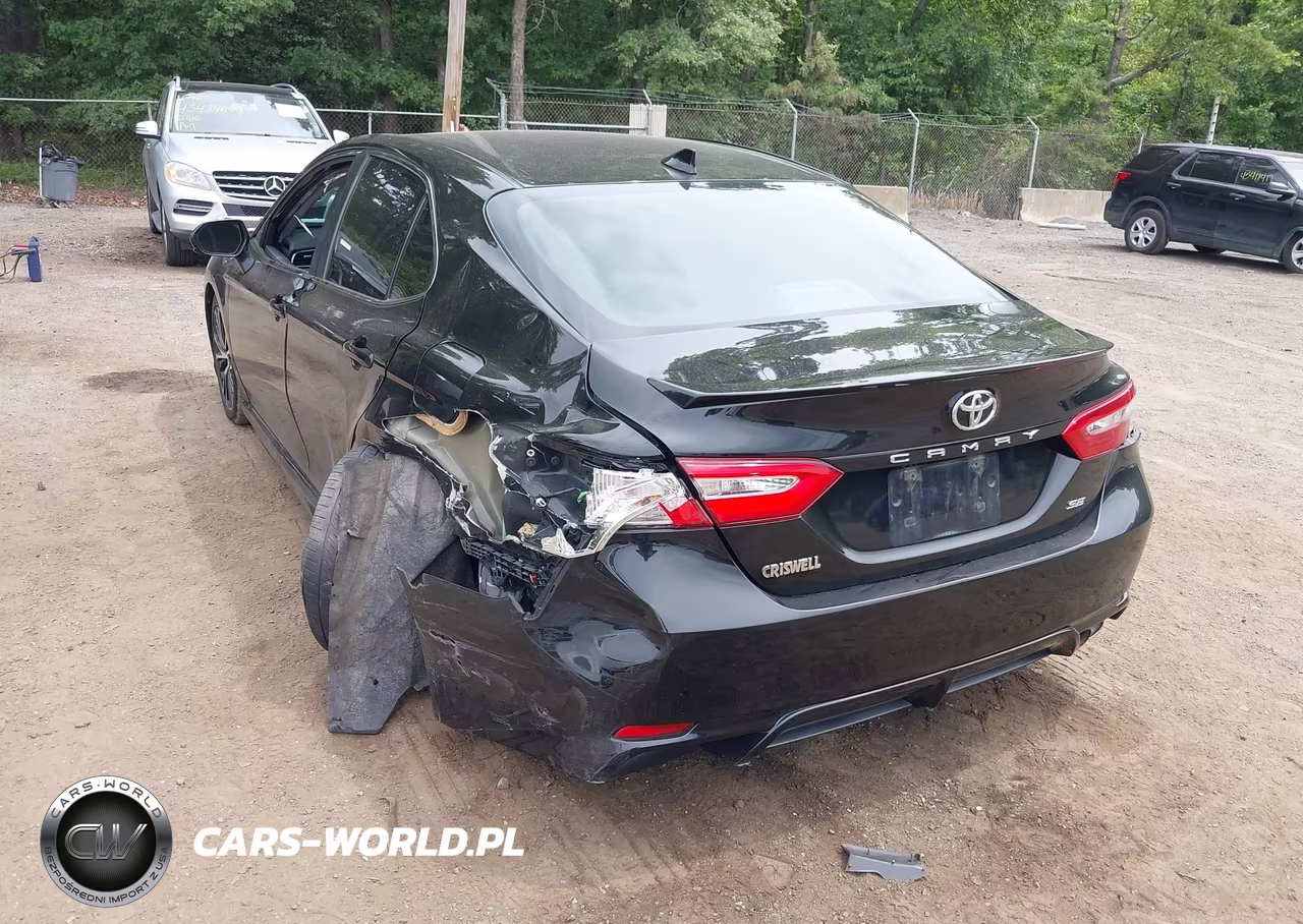 2020 Toyota Camry Se VIN:4T1G11AK5LU504716 - 3