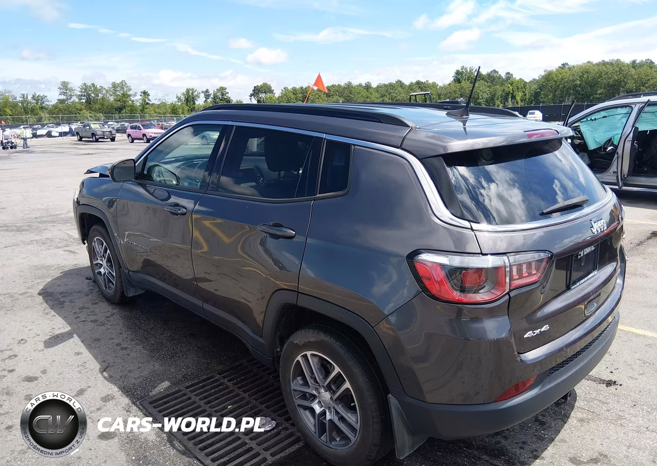 2020 Jeep Compass Latitude 4X4 VIN:3C4NJDBB8LT215819 - 3