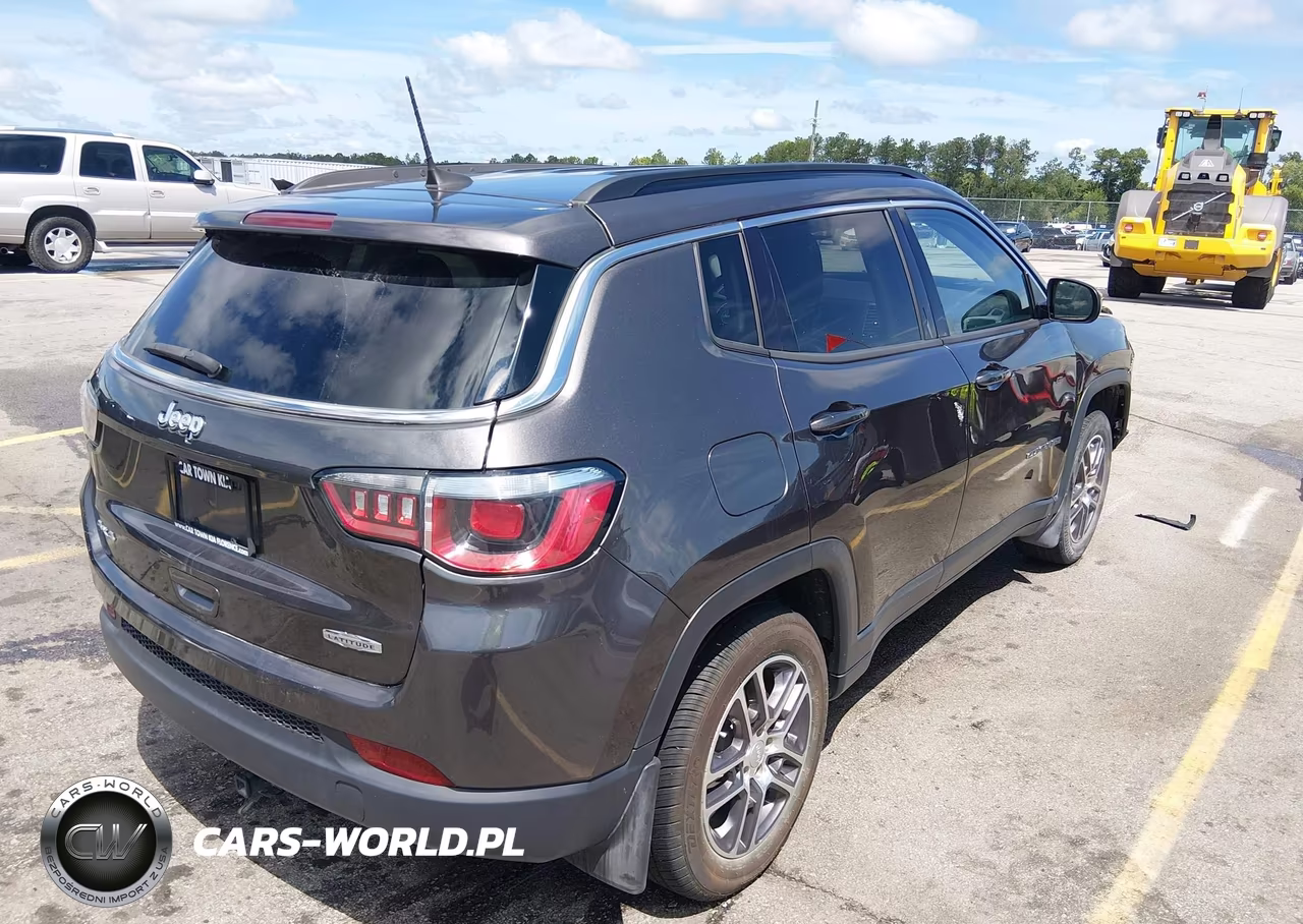 2020 Jeep Compass Latitude 4X4 VIN:3C4NJDBB8LT215819 - 4