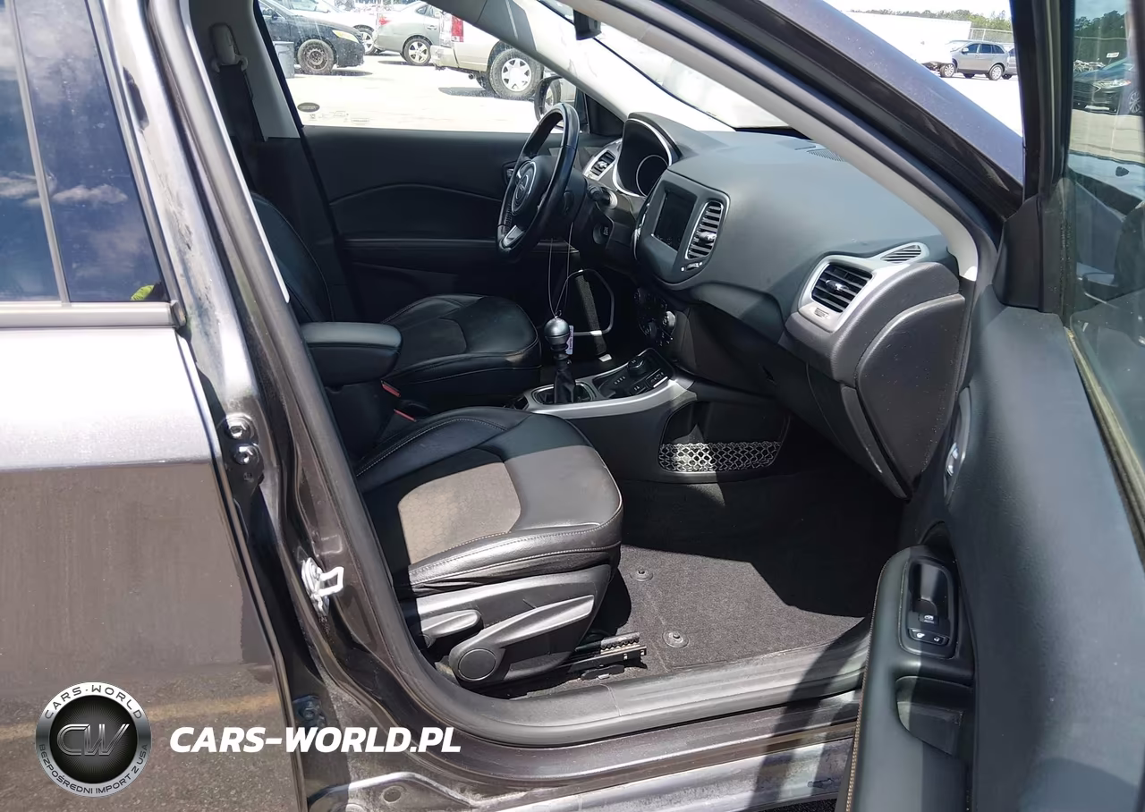 2020 Jeep Compass Latitude 4X4 VIN:3C4NJDBB8LT215819 - 5