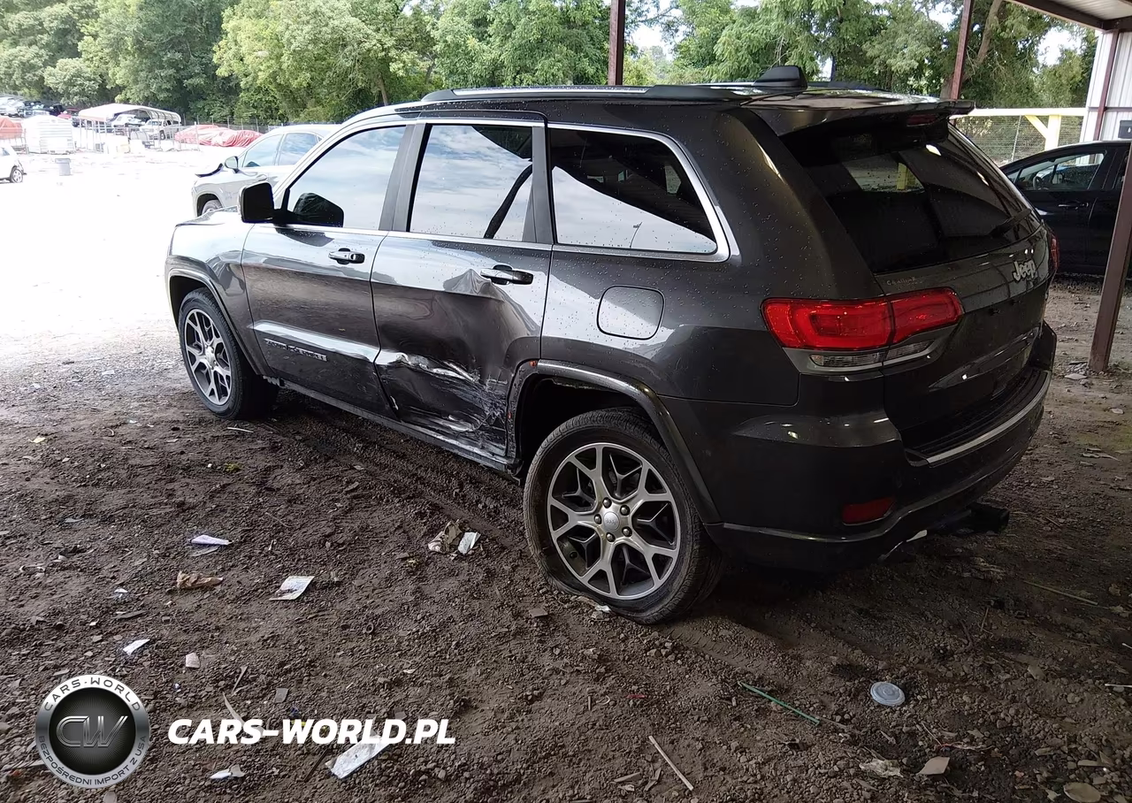 2018 Jeep Grand Cherokee Sterling Edition 4X2 VIN:1C4RJEBG6JC113835 - 3