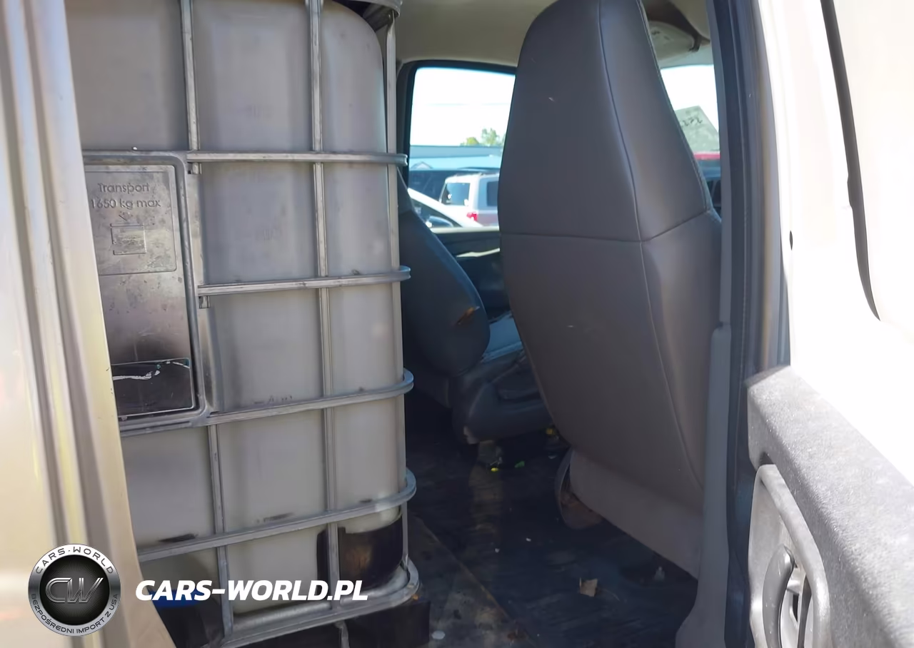 2006 Chevrolet Express Work Van VIN:1GCFG15X861157926 - 8