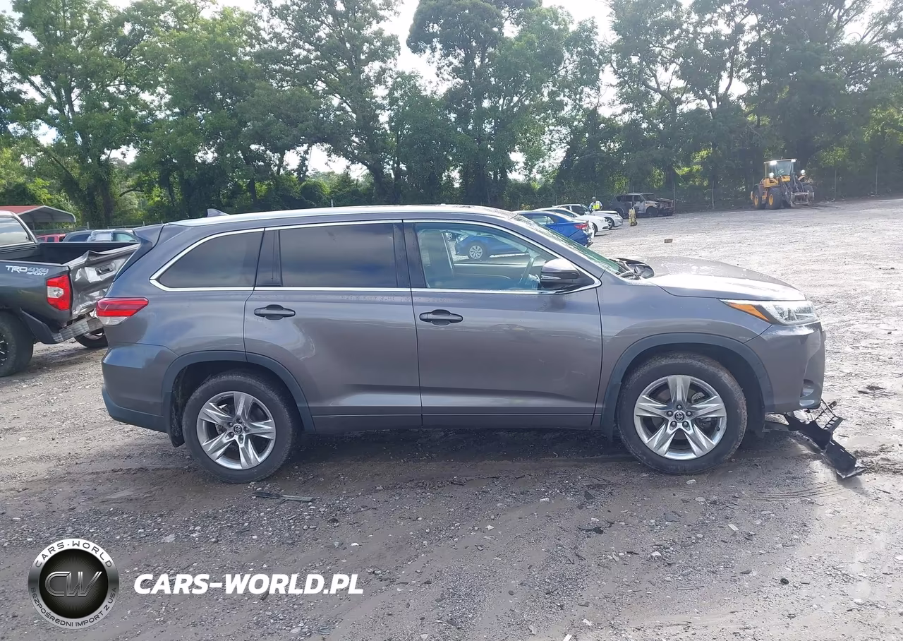 2018 Toyota Highlander Limited VIN:5TDYZRFH9JS243606 - 13