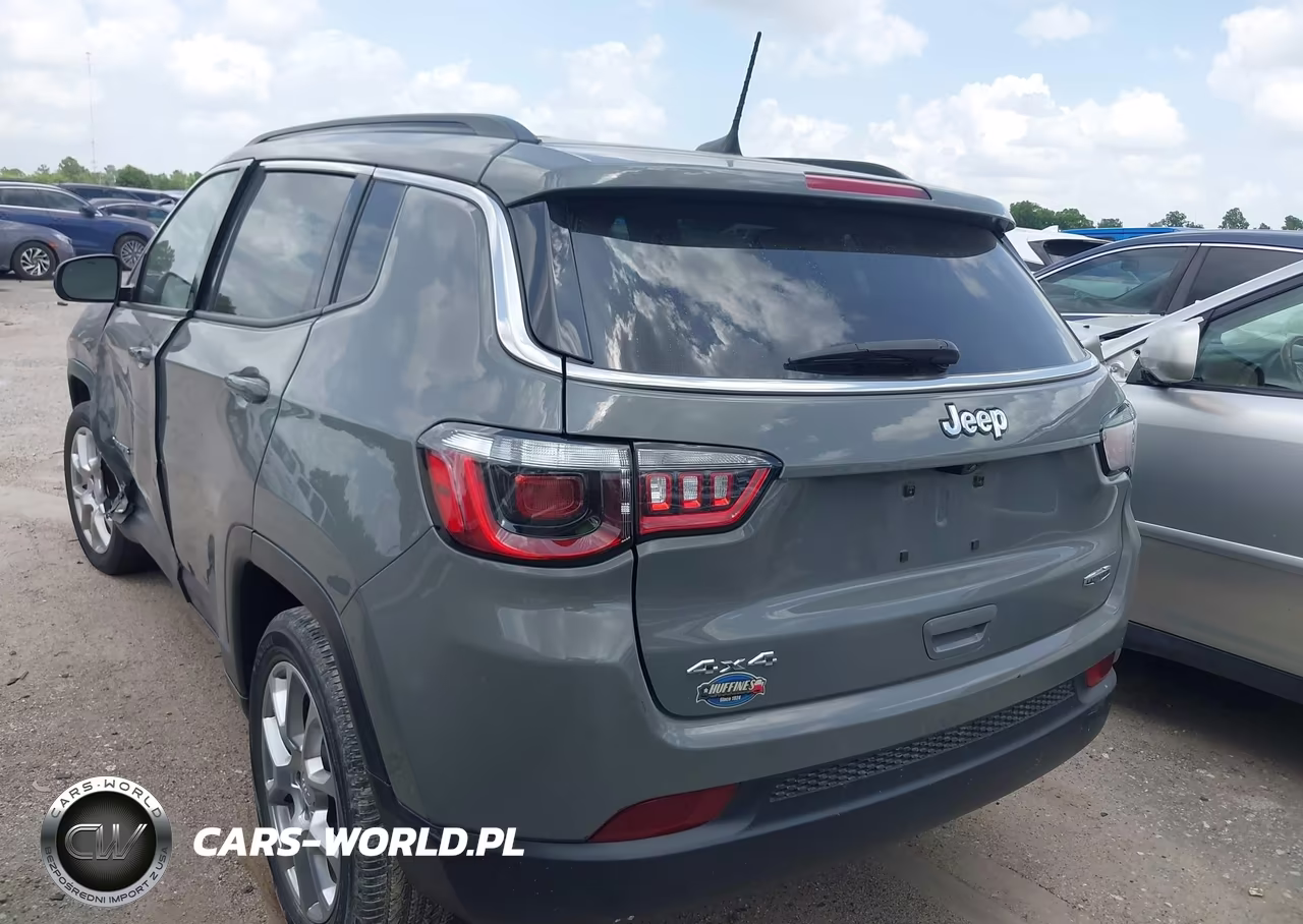 2023 Jeep Compass Latitude Lux Fwd VIN:3C4NJDFN8PT524264 - 3