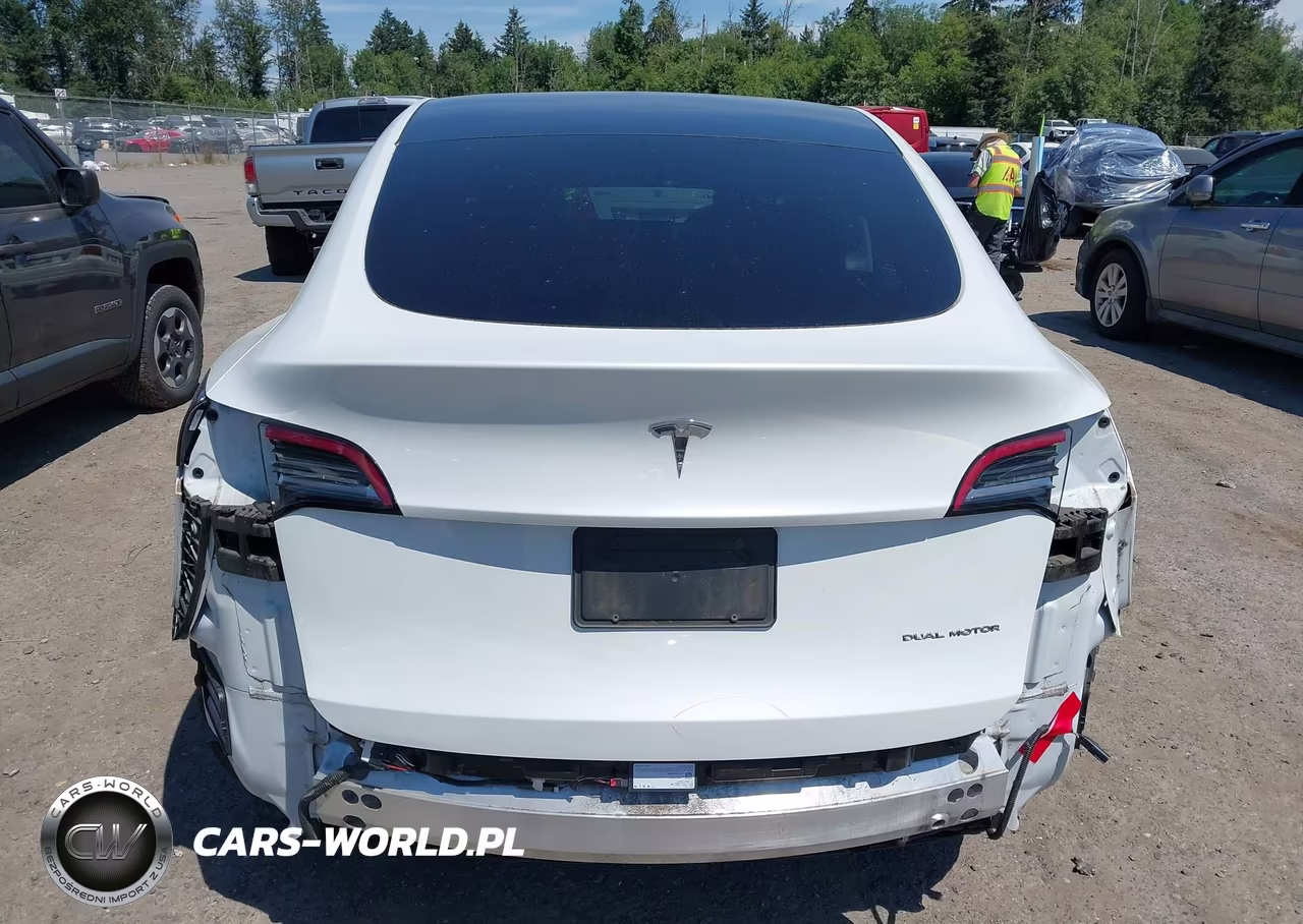 2020 Tesla Model Y Long Range Dual Motor All-Wheel Drive VIN:5YJYGDEE9LF052842 - 17