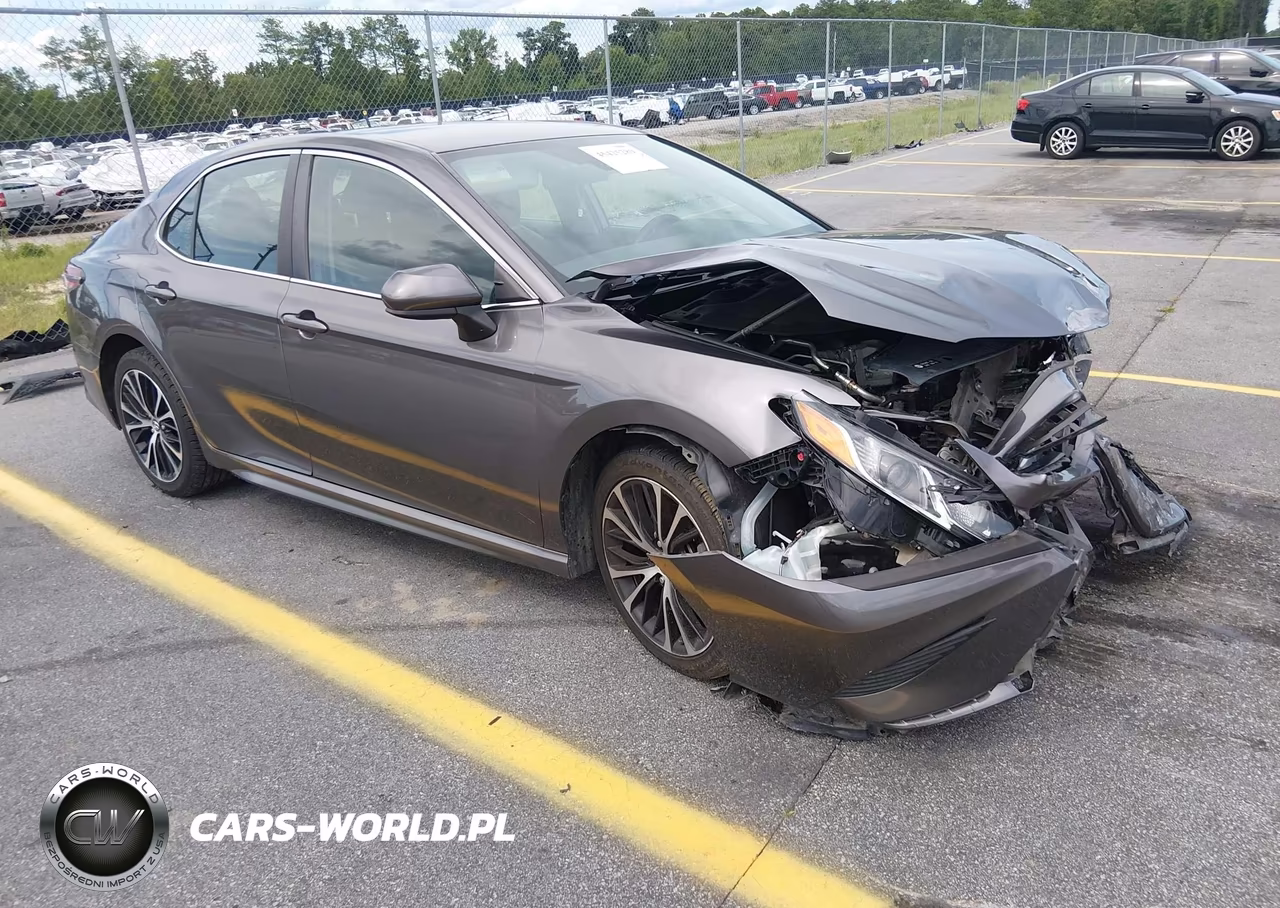 2019 Toyota Camry Se – zdjęcie 1 z 18