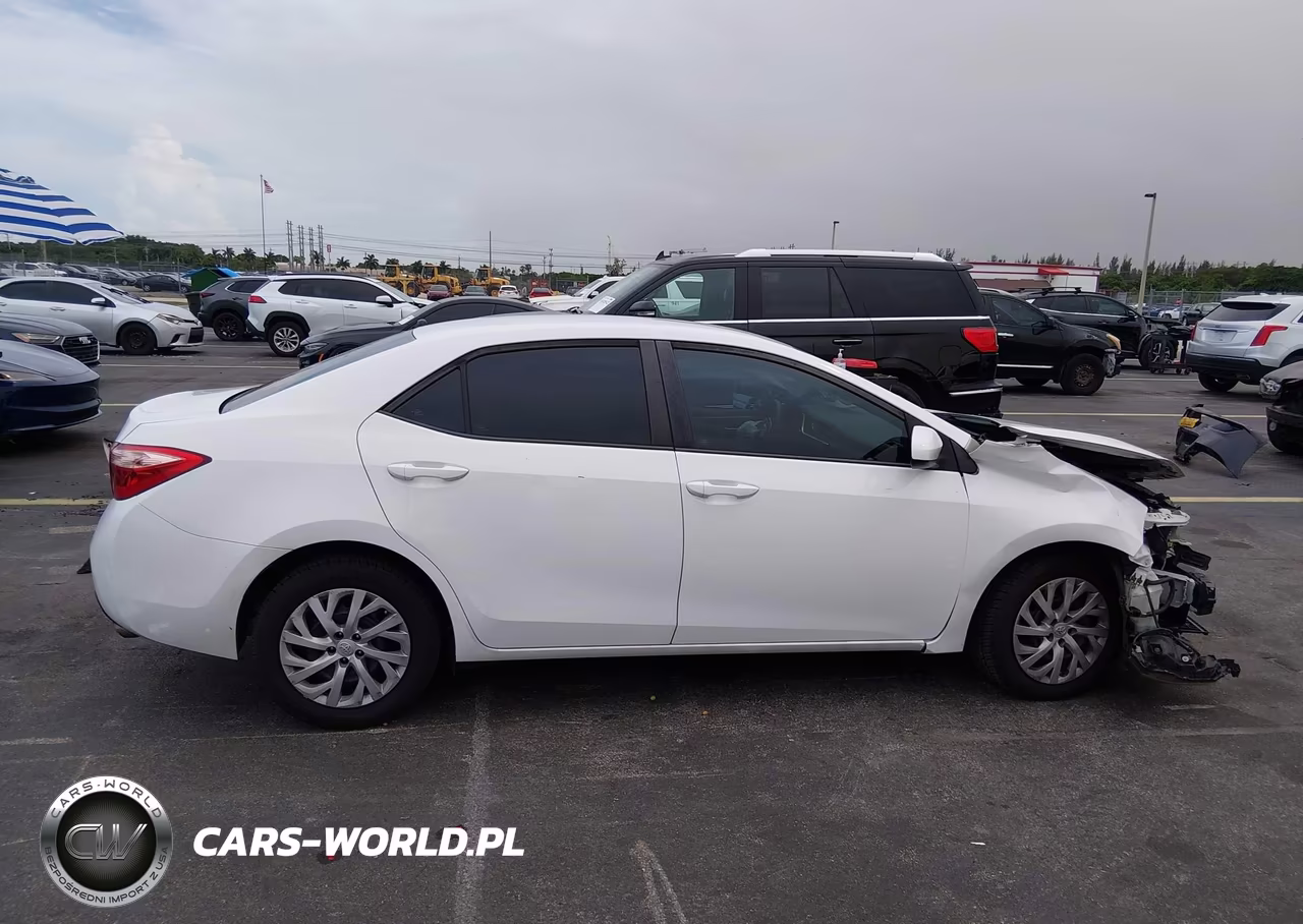 2019 Toyota Corolla Le VIN:5YFBURHE2KP943467 - 14