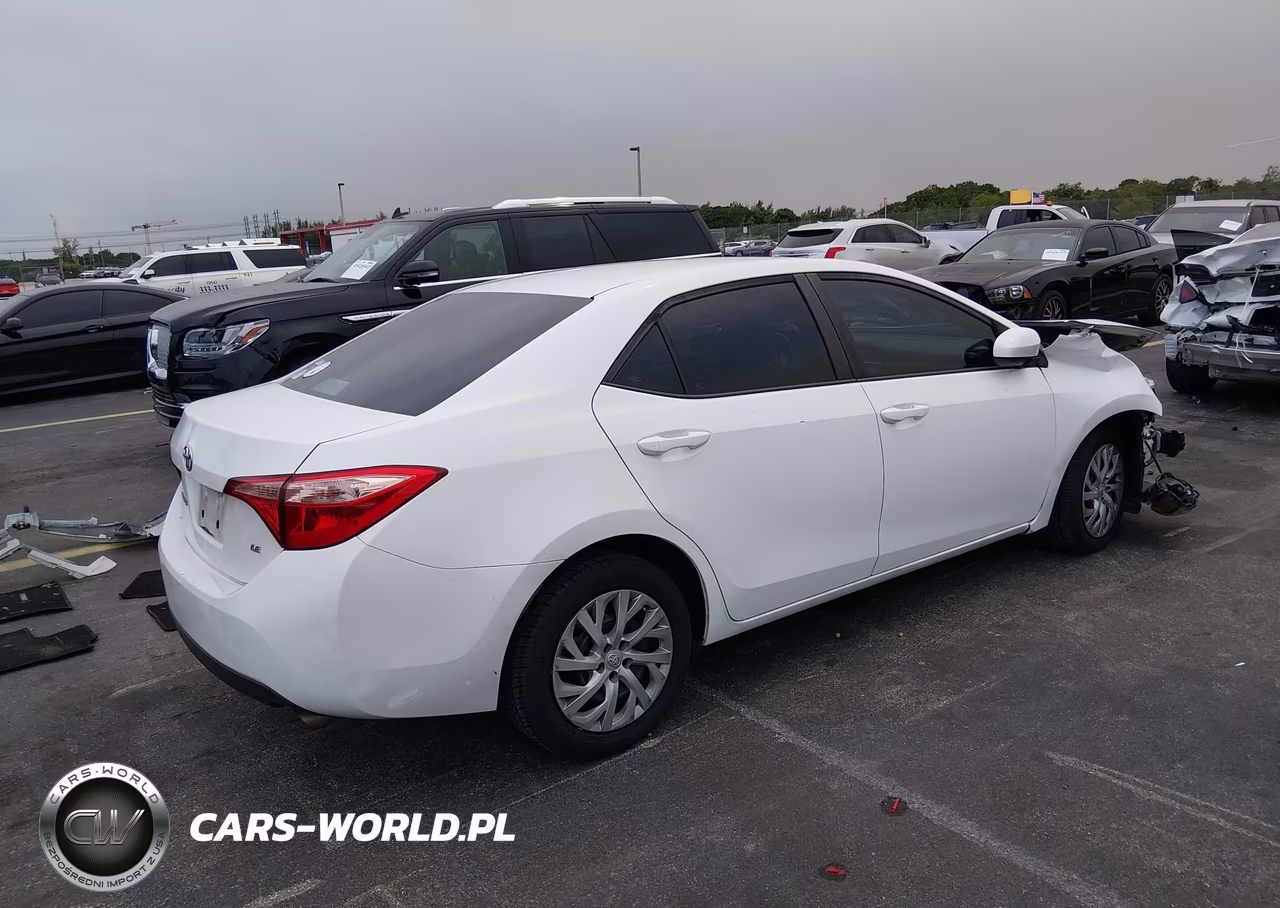 2019 Toyota Corolla Le VIN:5YFBURHE2KP943467 - 4