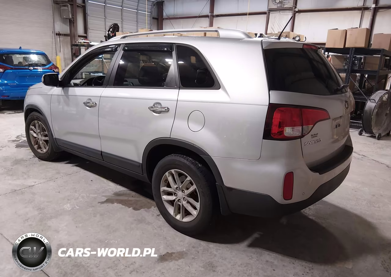 2014 Kia Sorento Lx VIN:5XYKT3A68EG519402 - 3