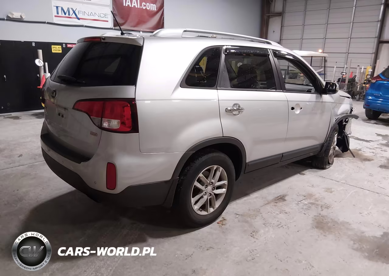 2014 Kia Sorento Lx VIN:5XYKT3A68EG519402 - 4
