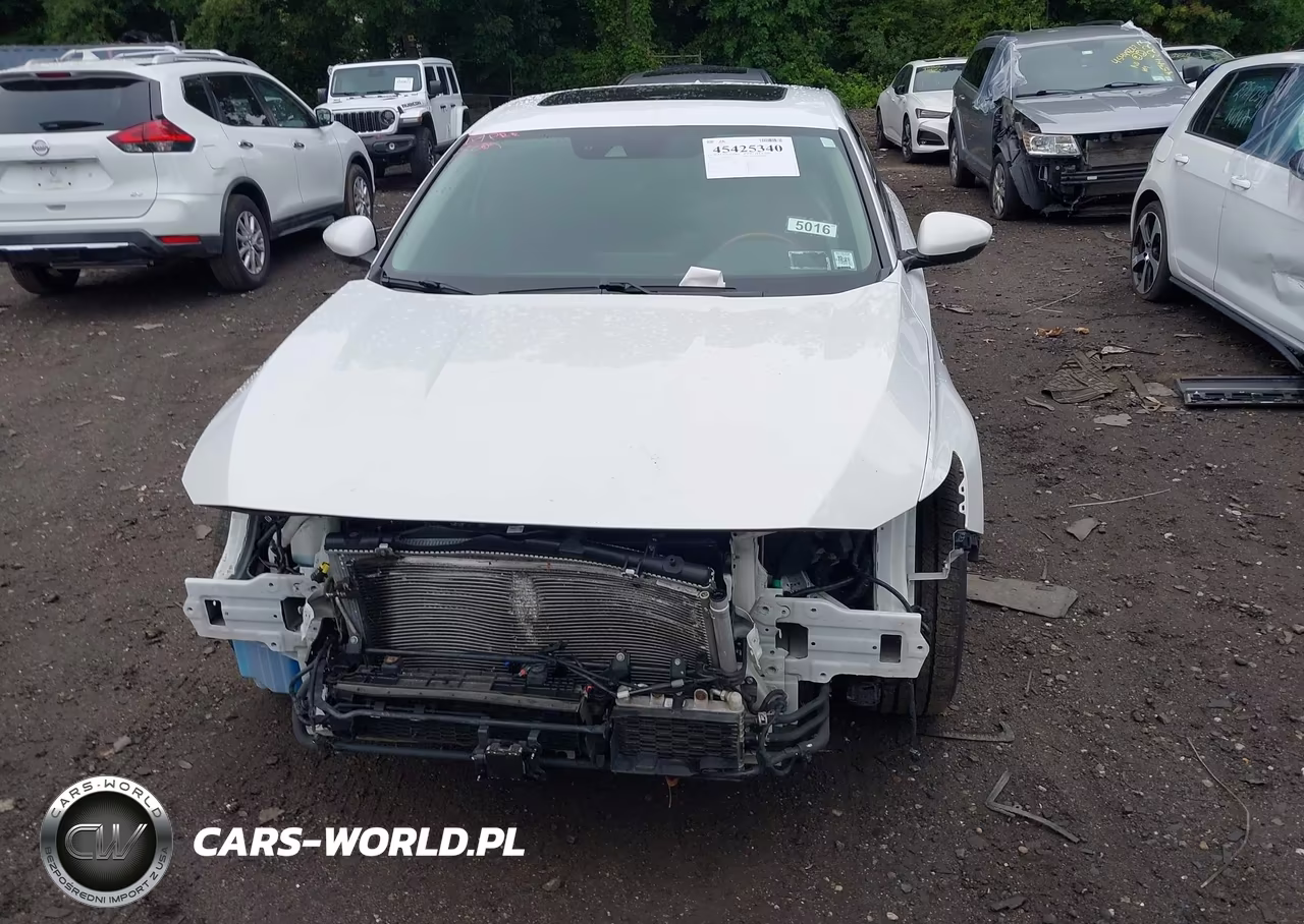 2022 Honda Accord Hybrid Touring VIN:1HGCV3F90NA039454 - 12