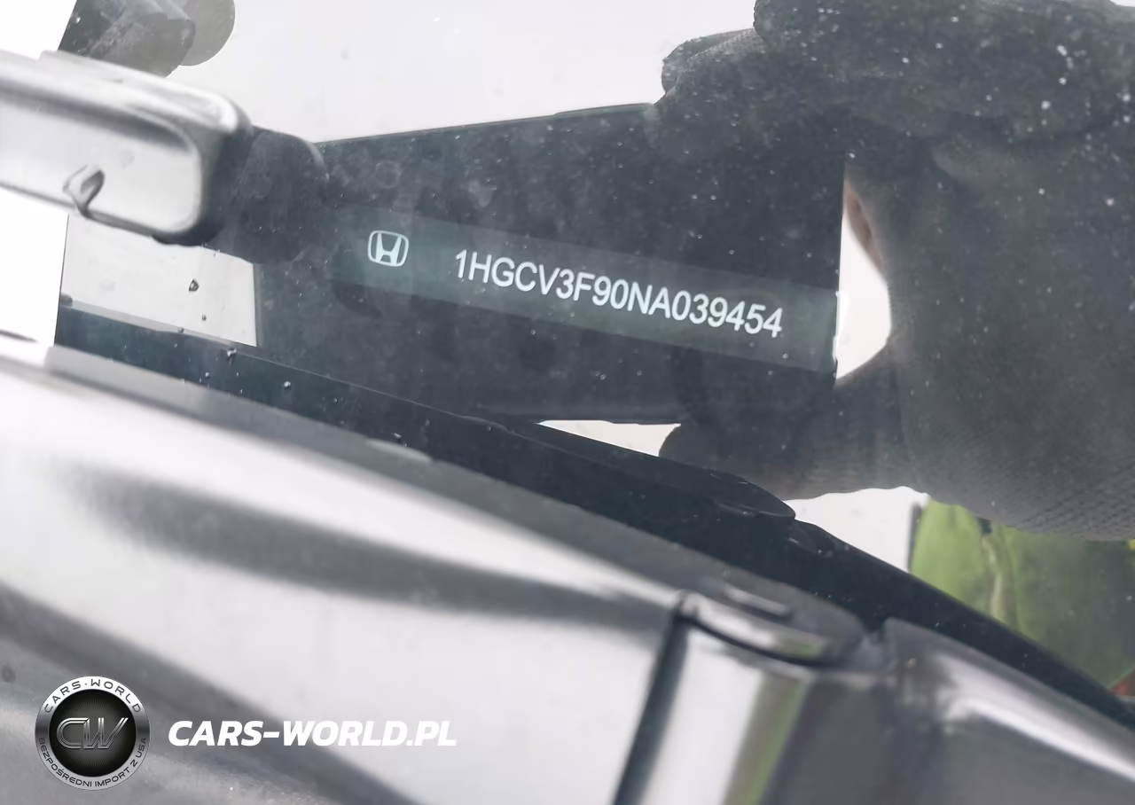 2022 Honda Accord Hybrid Touring VIN:1HGCV3F90NA039454 - 17
