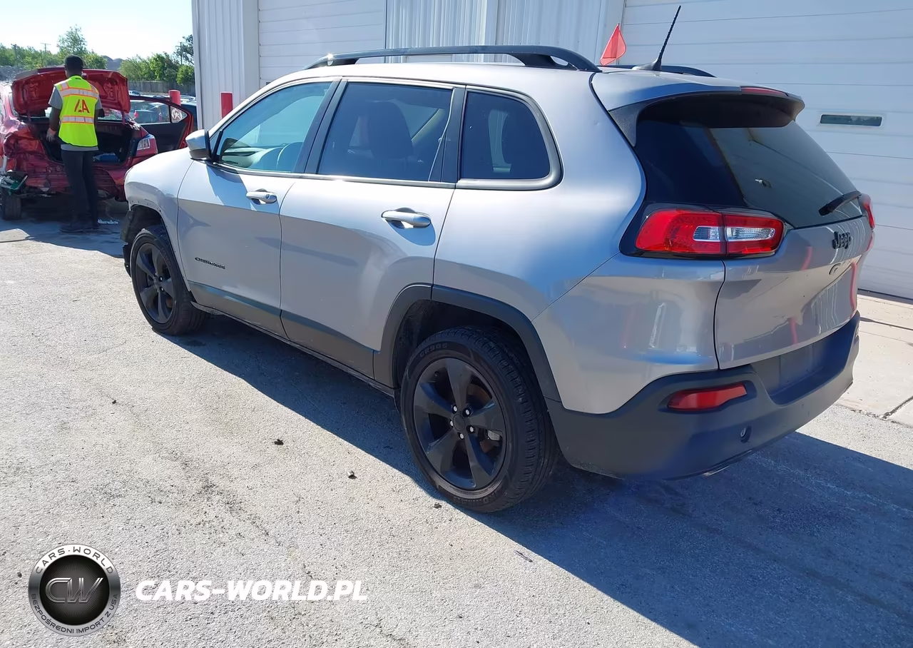2018 Jeep Cherokee Latitude Fwd VIN:1C4PJLCB4JD540066 - 3